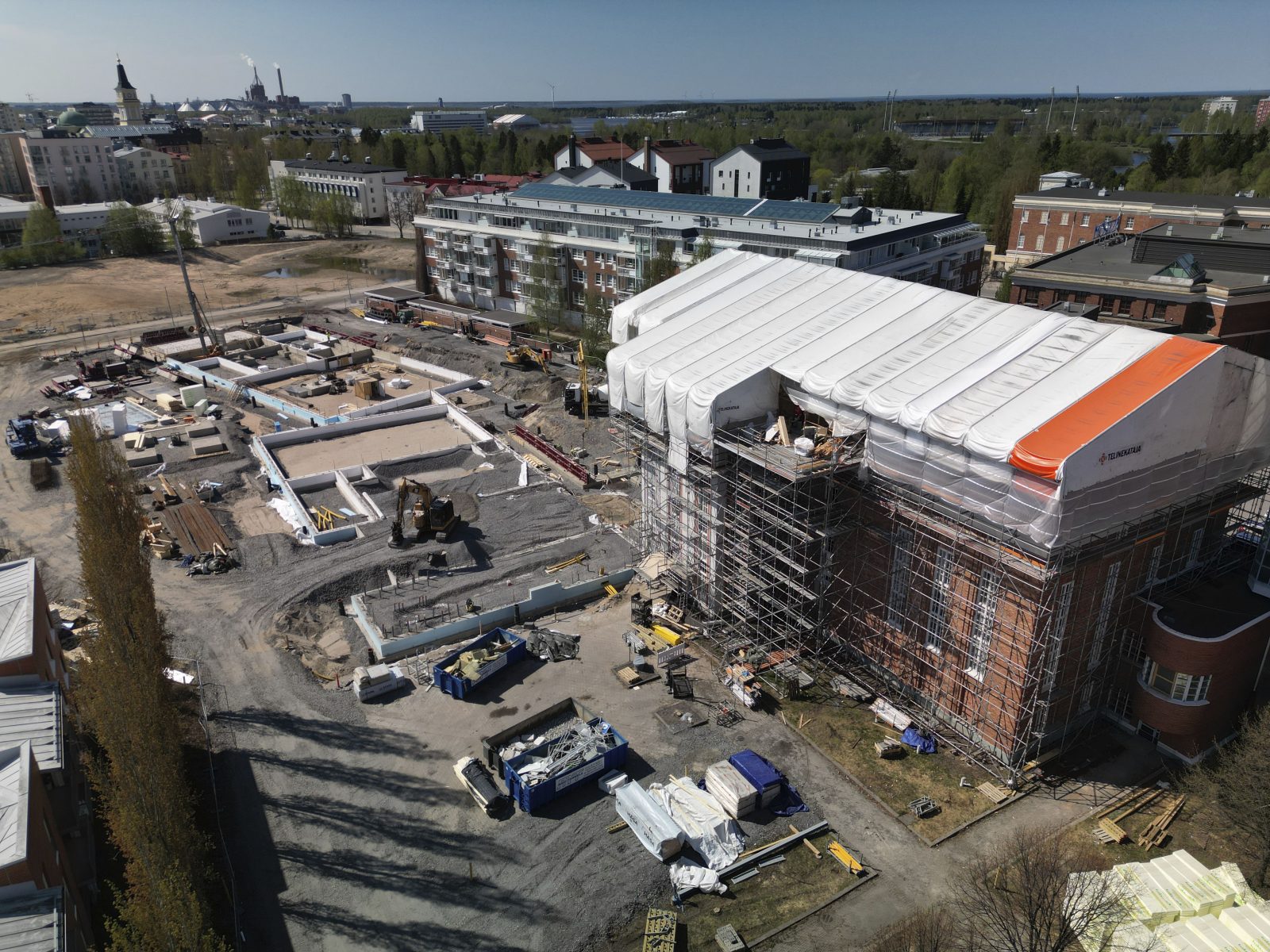 Oulun museo- ja tiedekeskuksen uudisrakennuksen työmaa Myllytullissa